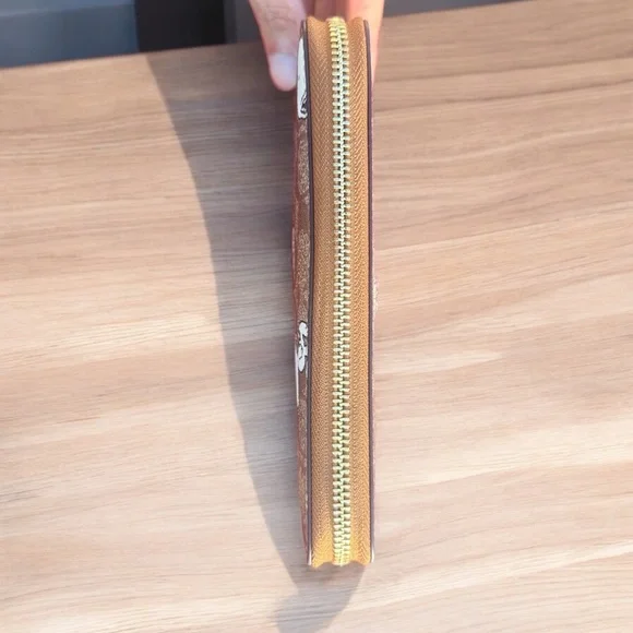 Coach X Peanuts Long Zip Around Wallet With Snoopy Woodstock Signature Motif - Picture 3 of 6